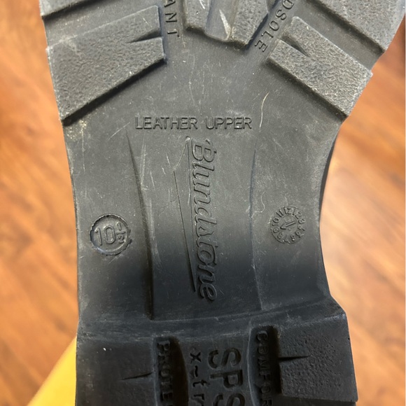 Blundstone 587 Rustic Black Chelsea Boots - Picture 7 of 9